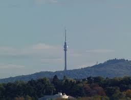 Avalski toranj noću